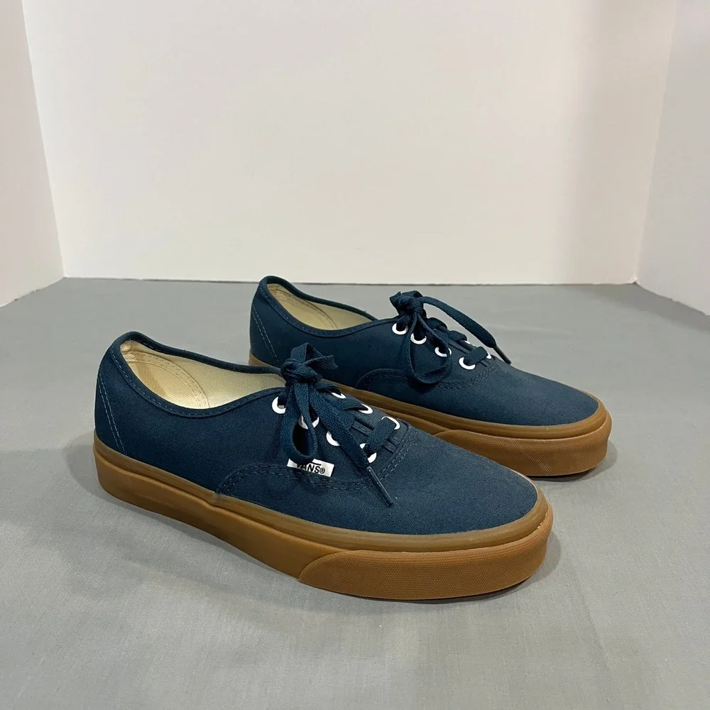 Vans Authentic Sneakers Womens 7 Mens 5.5 Navy Blue Gum Sole Low Top Skate Shoes - Picture 1 of 7